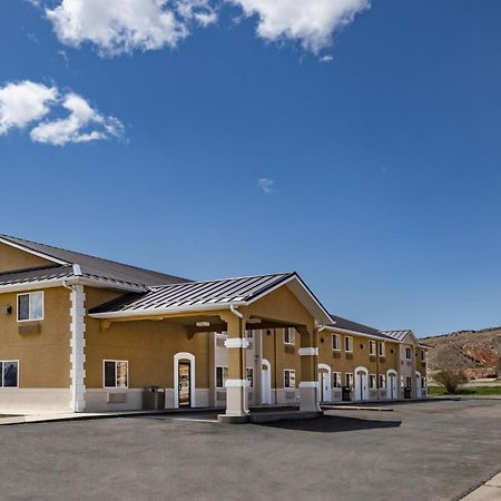 Super 8 By Wyndham Richfield Ut Hotel Exterior foto