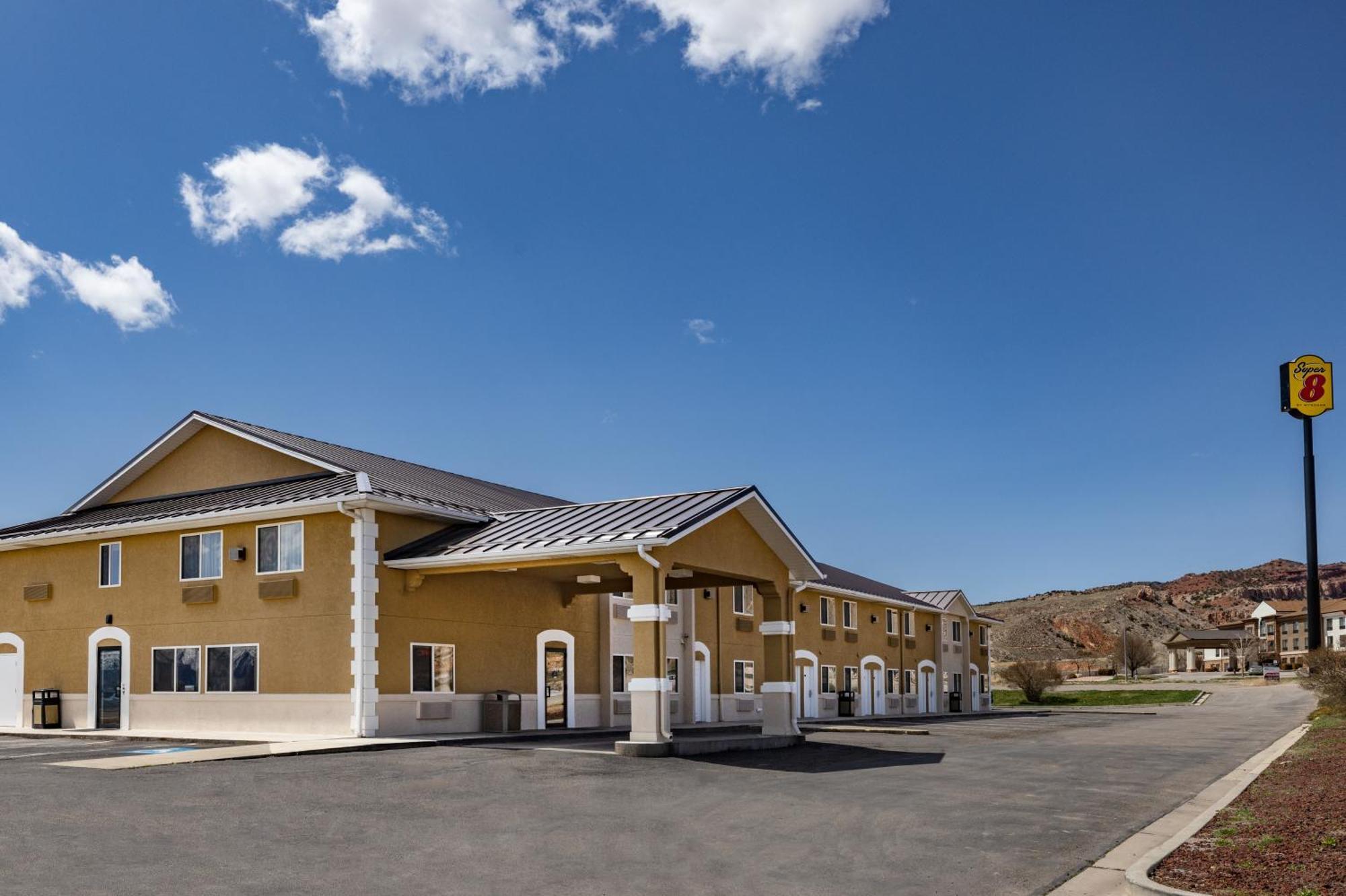 Super 8 By Wyndham Richfield Ut Hotel Exterior foto